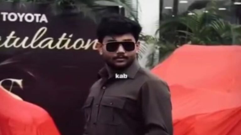 नेता जी के बेटे ने नेशनल हाइवे किया जाम: नई कारों के साथ कराया सड़क पर फोटोशूट