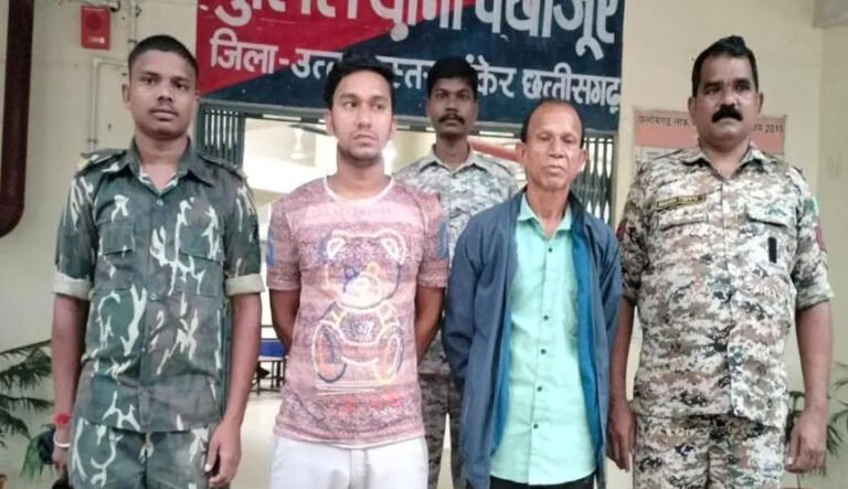 कांकेर में दो बांग्लादेशी गिरफ्तार, आदिवासी समाज ने कहा – फर्जी जन्म प्रमाणपत्र बनाने वालों पर हो कार्रवाई