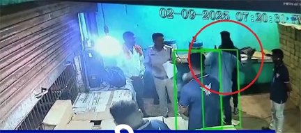 आबकारी अधिकारी ने मारा तमाचा… Video Viral, 60 हजार मांगने का आरोप