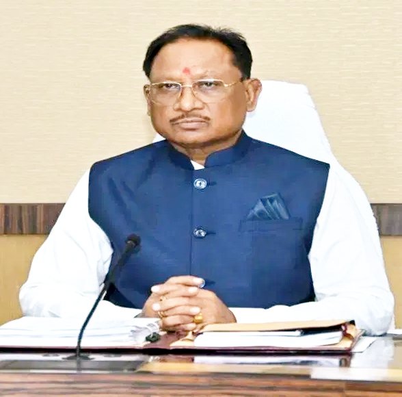 71 नक्सलियों ने किया सरेंडर : सीएम विष्णुदेव साय ने कहा – बस्तर में बदल रहा माहौल, छंट रहा है नक्सलवाद का अंधियारा