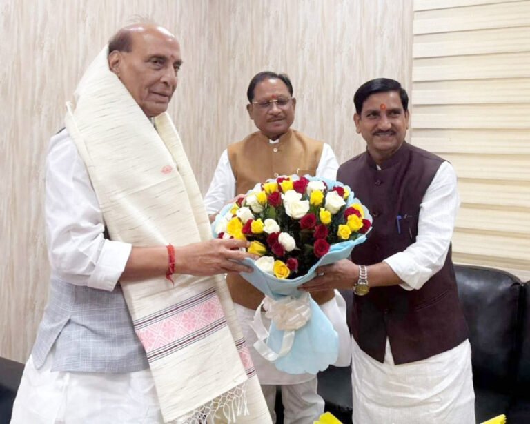 बिलासपुर एयरपोर्ट का होगा विस्तारीकरण, CM साय और केंद्रीय राज्य मंत्री ने रक्षा मंत्री राजनाथ सिंह से की विस्तृत चर्चा