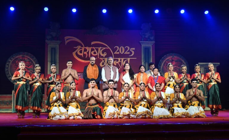 राज्यपाल श्री रमेन डेका खैरागढ़ महोत्सव के समापन समारोह में हुए शामिल