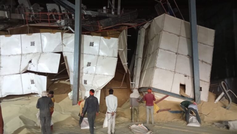 राइस मिल में बड़ा हादसा : चिमनी गिरने से एक मजदूर की मौके पर ही मौत, दो की हालत गंभीर