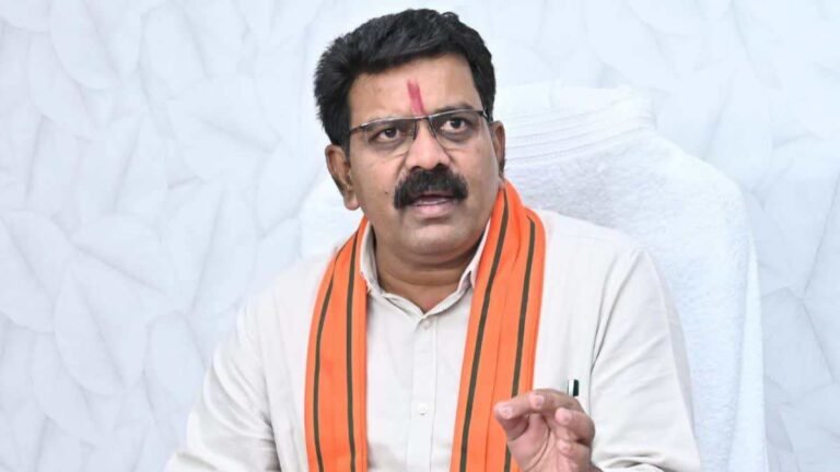 डिप्टी सीएम विजय शर्मा की नक्सलियों से अपील, हथियार छोड़ें नहीं तो हमारे जवानों की भुजाओं की ताकत कथाएं लिखने तैयार